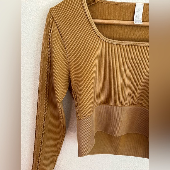 Aerie Offline Seamless Cable Cropped Compression Stonewash Brown Top L - Picture 6 of 13